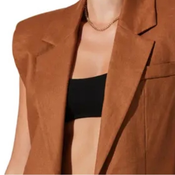 ASTR THE LABEL Kyrie Extended Shoulder Linen Vest in Mocha Moose office preppy - Picture 8 of 14